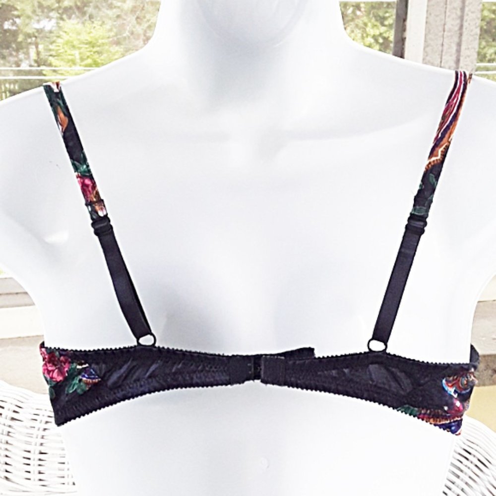 Victoria Secret Underwire PushUp Bra! EUC - Picture 5 of 8
